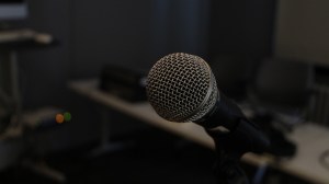 microphone-354070_960_720