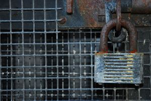 800px-rusty_padlock