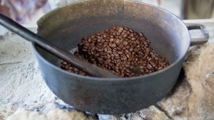 traditional-coffee-roasting-1457112188m31
